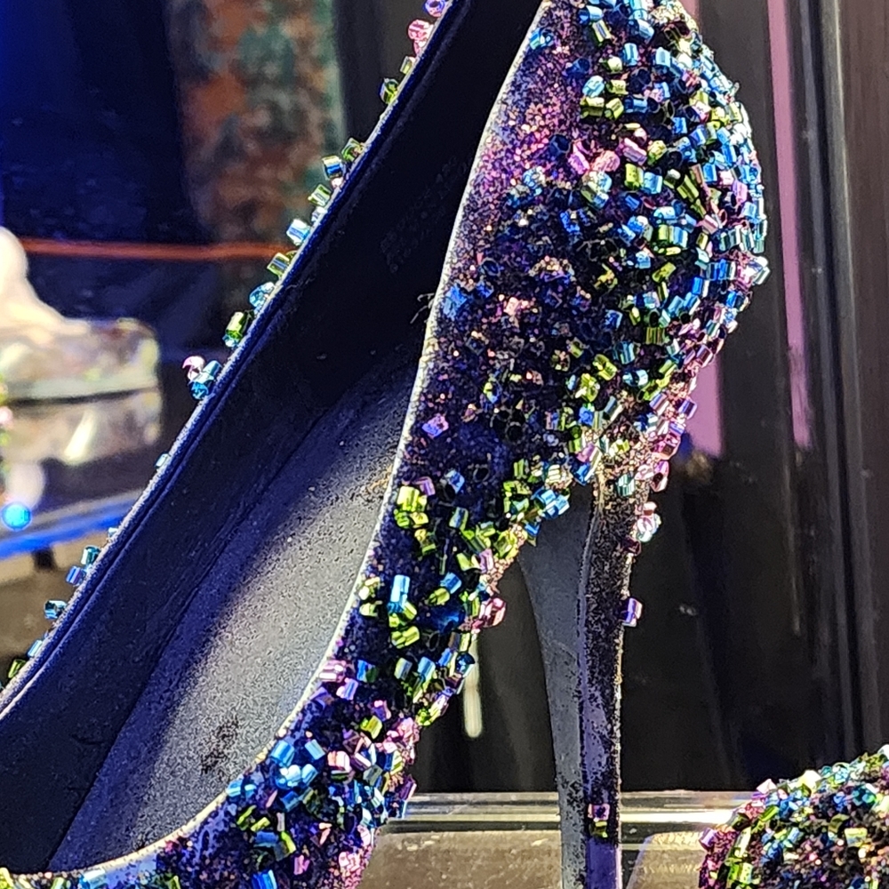 Art Pumps - Picture 2 of 6